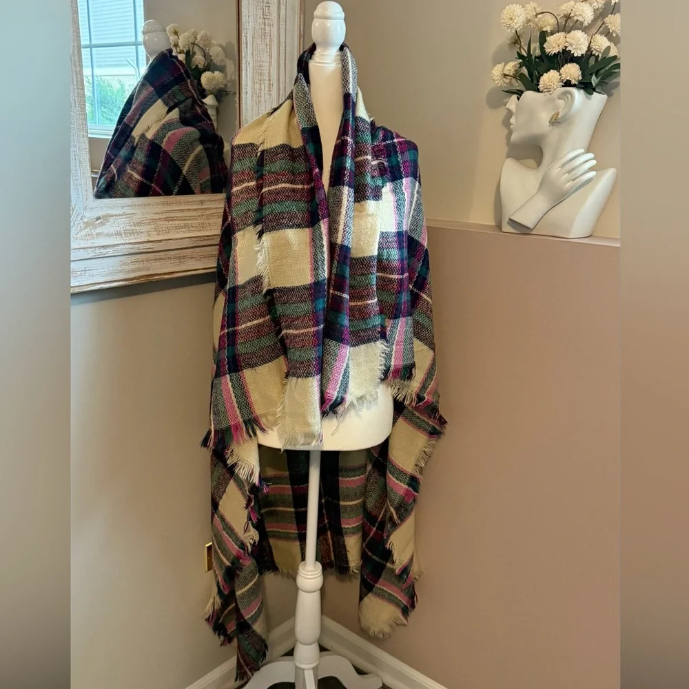 Women’s Plaid Blanket Scarf Winter Fall purple green‎ blue and Cream Cozy Style